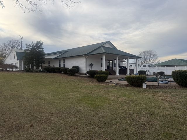 321 Bellview Rd, Waverly, TN 37185