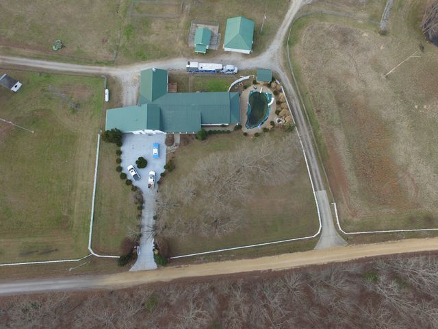 321 Bellview Rd, Waverly, TN 37185