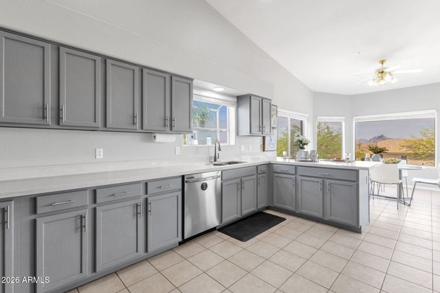 15505 E PALISADES Boulevard, Fountain Hills, AZ 85268