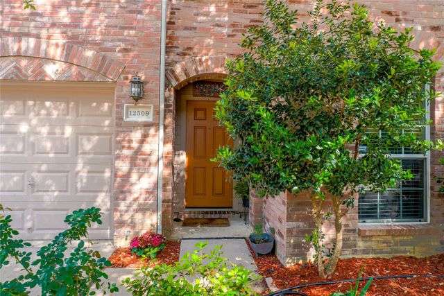 12509 Summerwood Drive, Fort Worth, TX 76028