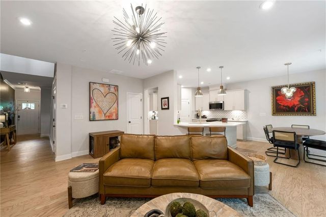 517 Garvin Drive, Woodstock, GA 30189
