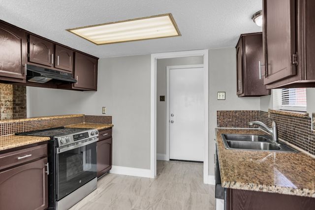 1125 Pleasant Valley Road, Garland, TX 75040