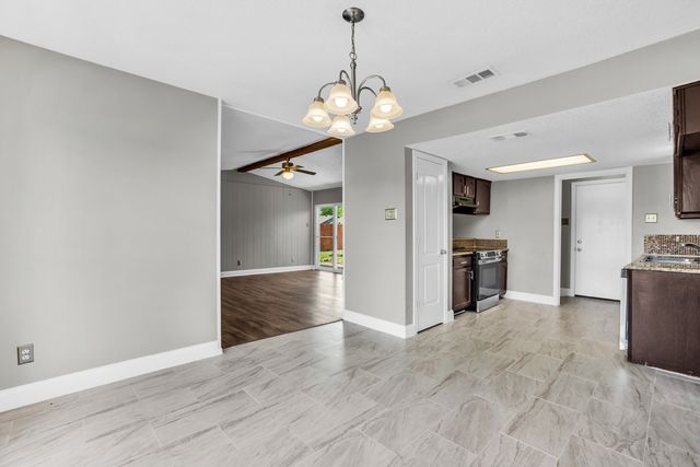 1125 Pleasant Valley Road, Garland, TX 75040