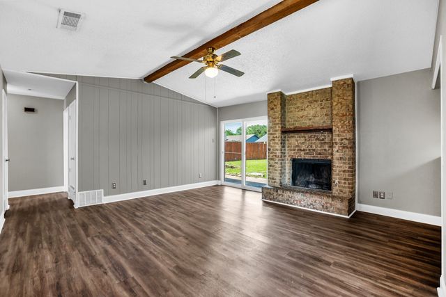 1125 Pleasant Valley Road, Garland, TX 75040