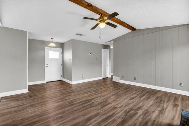 1125 Pleasant Valley Road, Garland, TX 75040