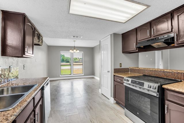 1125 Pleasant Valley Road, Garland, TX 75040