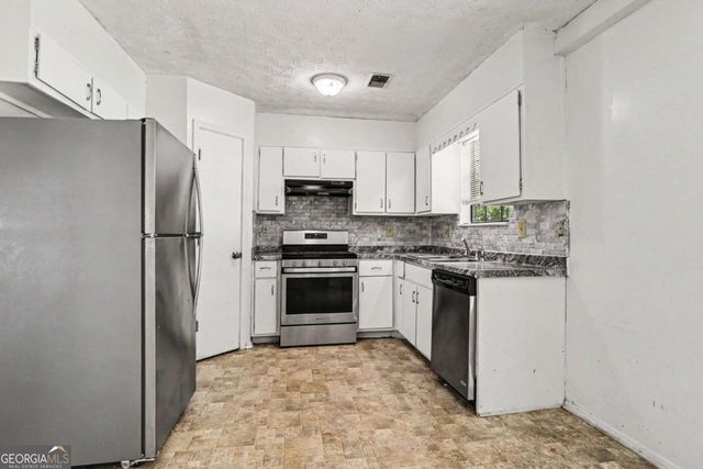 1870 Taffeta Cove, Lithonia, GA 30058