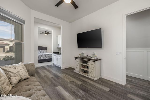 10709 E THORNTON Avenue, Mesa, AZ 85212