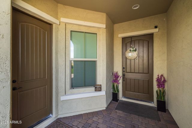 10709 E THORNTON Avenue, Mesa, AZ 85212