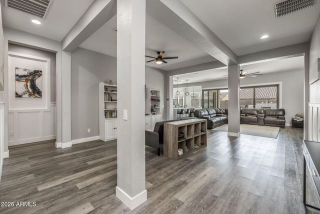 10709 E THORNTON Avenue, Mesa, AZ 85212