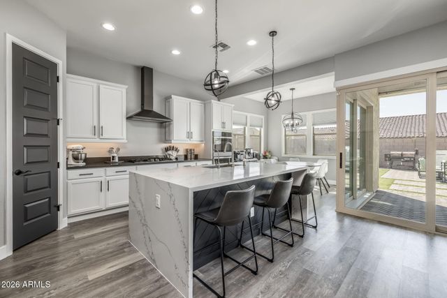 10709 E THORNTON Avenue, Mesa, AZ 85212