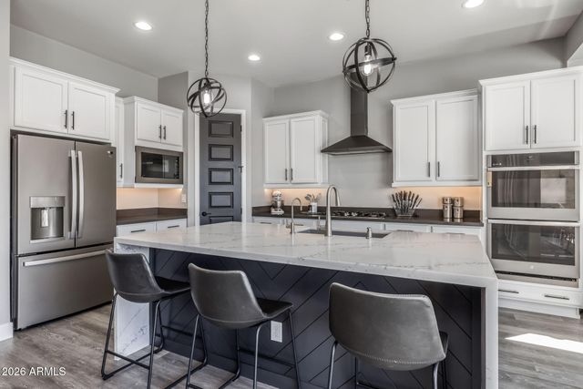 10709 E THORNTON Avenue, Mesa, AZ 85212