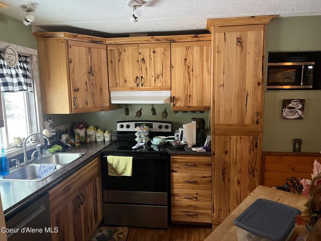 511 Rocky Mountain Ranch Rd, Spirit Lake, ID 83869