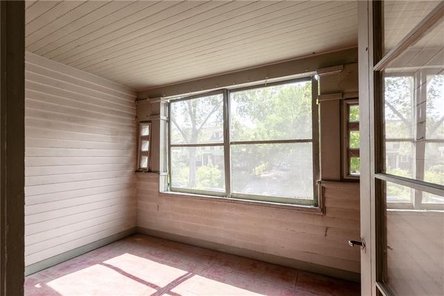 3632 Locust Street, Kansas City, MO 64109