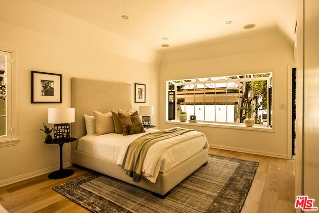 102 N Laurel Avenue, Los Angeles, CA 90048