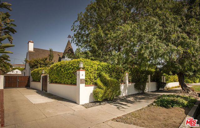 102 N Laurel Avenue, Los Angeles, CA 90048