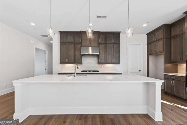 400 Vinca Circle NW, Kennesaw, GA 30144