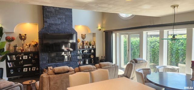 3116 Turning Mill Drive, Springfield, IL 62704