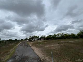 21509 N Val Verde Road, Edinburg, TX 78542