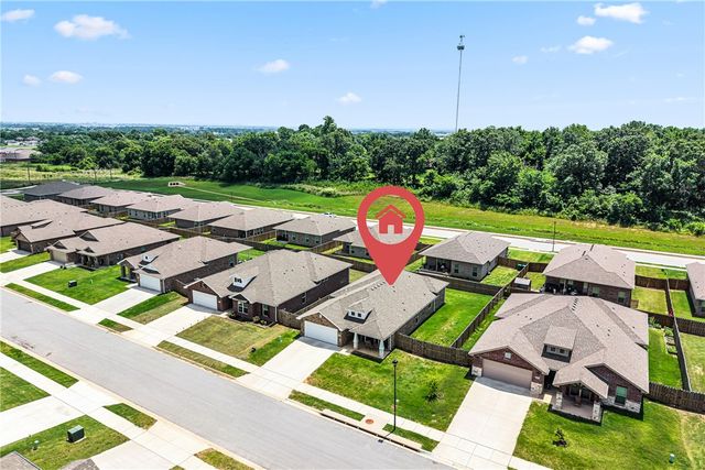 1521 Ari Avenue, Centerton, AR 72719