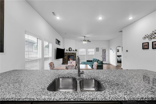 1521 Ari Avenue, Centerton, AR 72719