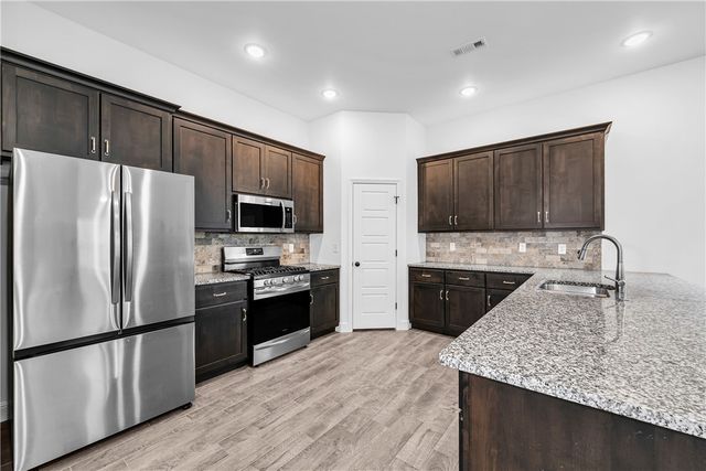 1521 Ari Avenue, Centerton, AR 72719