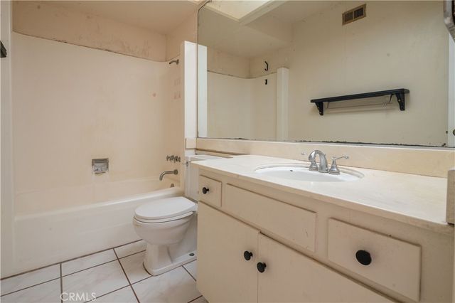 23045 Delford Avenue, Carson, CA 90745
