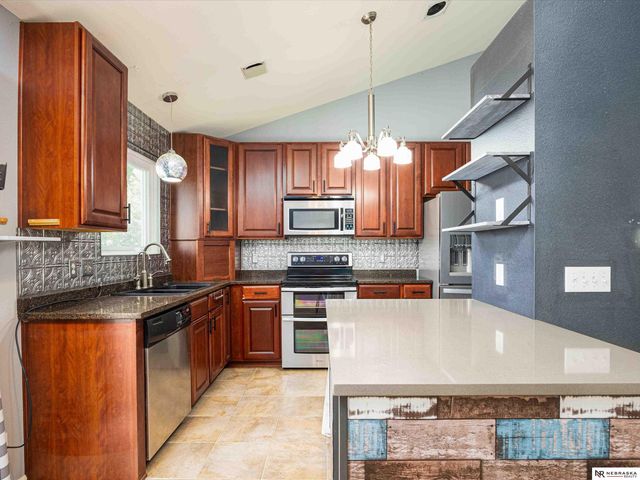 16122 Birch Avenue, Omaha, NE 68136