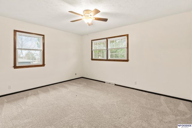 1634 Holling Drive, Omaha, NE 68144