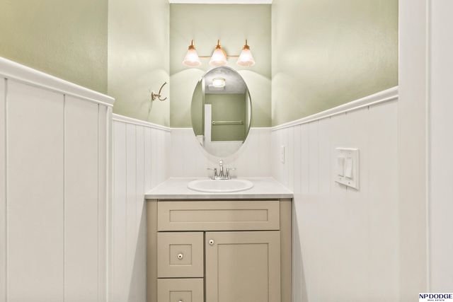 1634 Holling Drive, Omaha, NE 68144