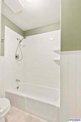 1634 Holling Drive, Omaha, NE 68144