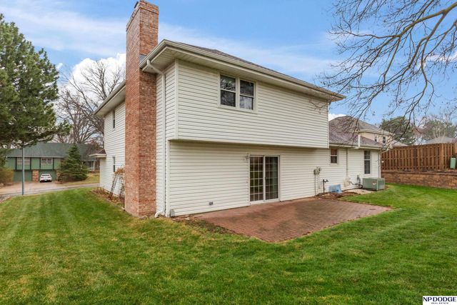 1634 Holling Drive, Omaha, NE 68144