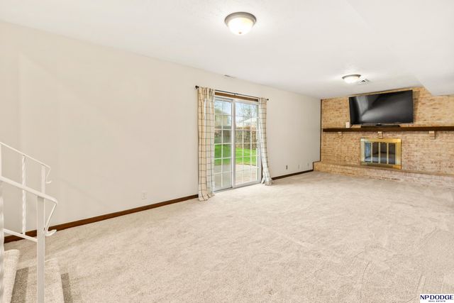 1634 Holling Drive, Omaha, NE 68144