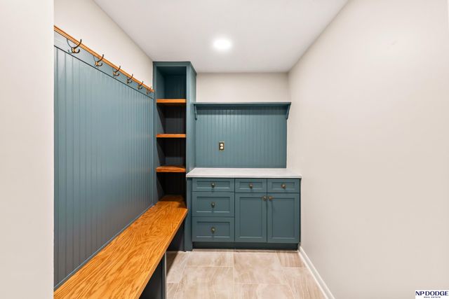 1634 Holling Drive, Omaha, NE 68144