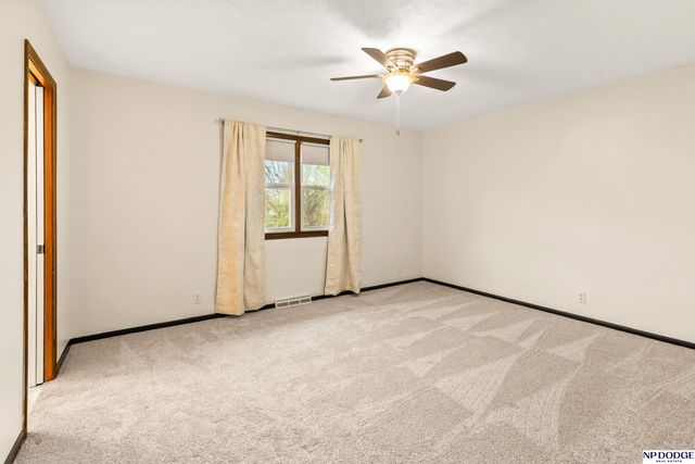 1634 Holling Drive, Omaha, NE 68144