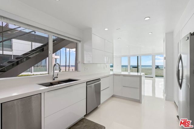 2419 Ocean Front Walk, Venice (los Angeles), CA 90291