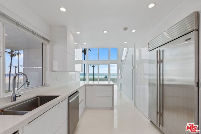 2419 Ocean Front Walk, Venice (los Angeles), CA 90291