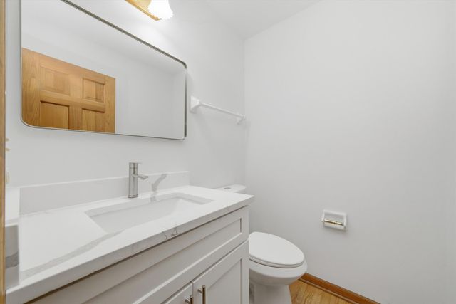 2487 Worthington Drive, Aurora, IL 60506