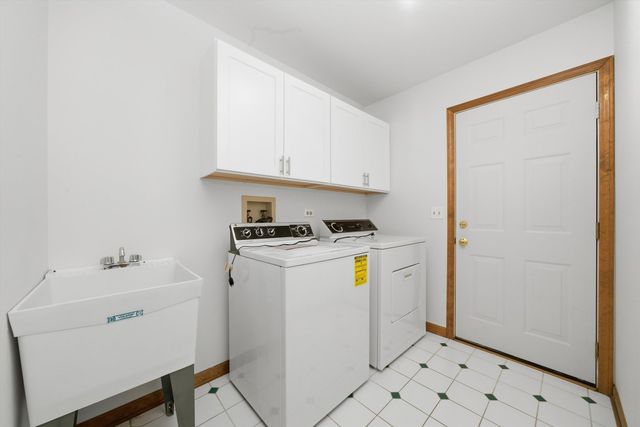 2487 Worthington Drive, Aurora, IL 60506