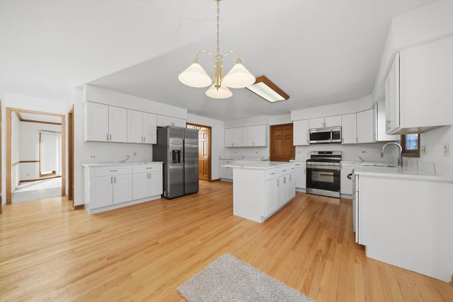 2487 Worthington Drive, Aurora, IL 60506