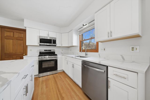 2487 Worthington Drive, Aurora, IL 60506