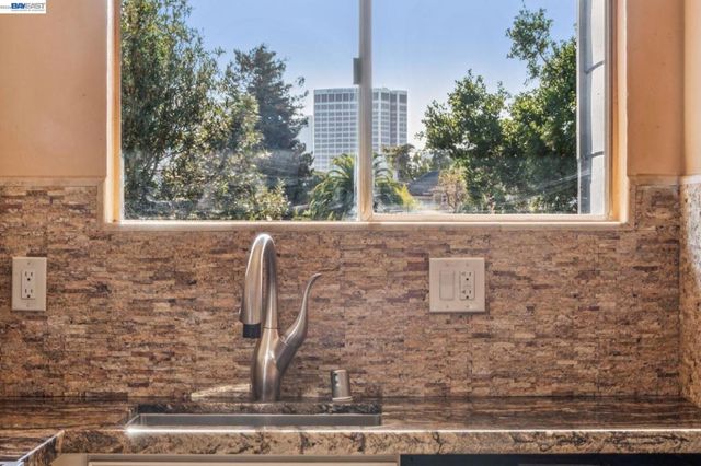 455 Crescent St 202, Oakland, CA 94610