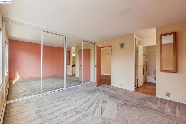 455 Crescent St 202, Oakland, CA 94610