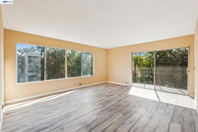 455 Crescent St 202, Oakland, CA 94610