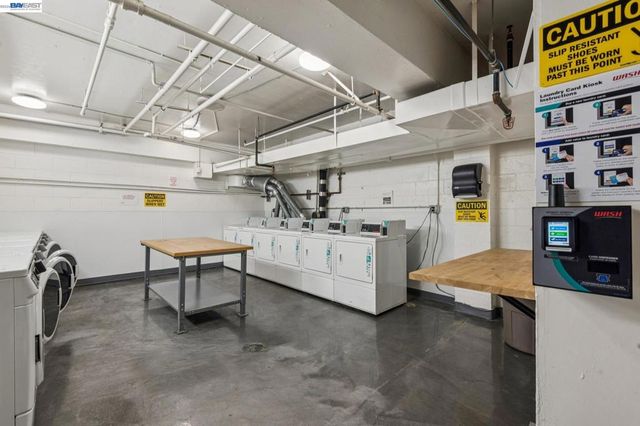 455 Crescent St 202, Oakland, CA 94610