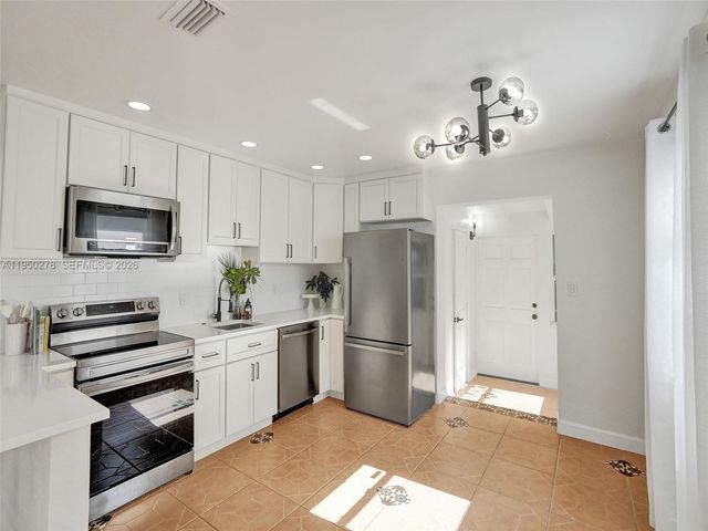 920 NE 34th Ct 920, Oakland Park, FL 33334