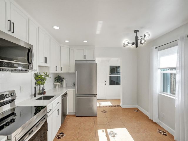 920 NE 34th Ct 920, Oakland Park, FL 33334