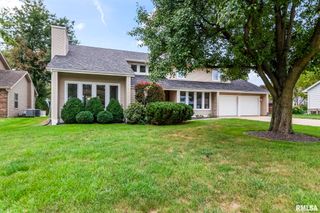 209 PRESTWICK Road, Springfield, IL 62702