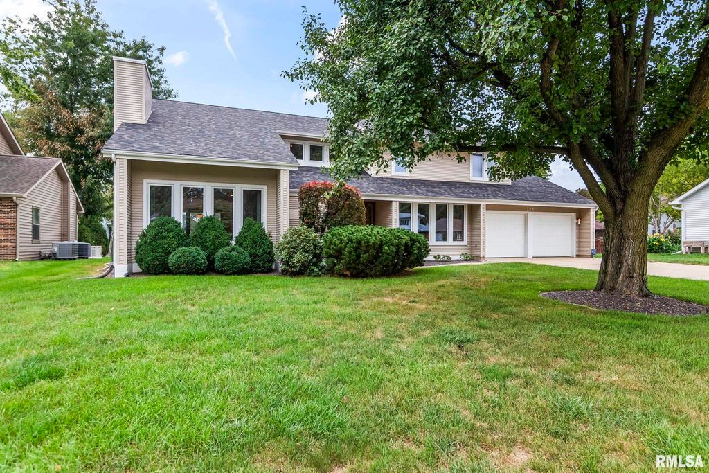 209 PRESTWICK Road, Springfield, IL 62702