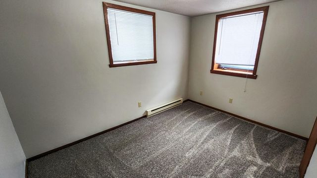 1334 17th Street S, Fargo, ND 58103